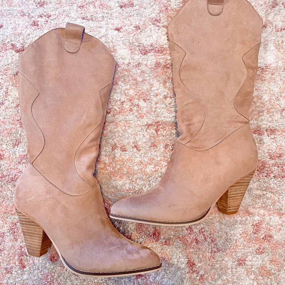 Western Style Heeled Boot